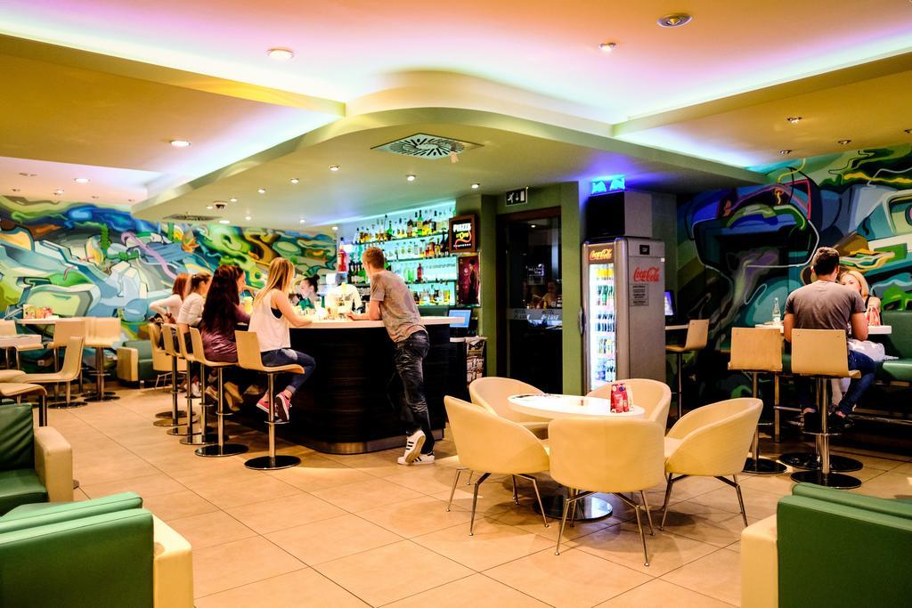 Hotel Deluxe With Free Wellness And Fitness Centrum Nitra Exterior foto